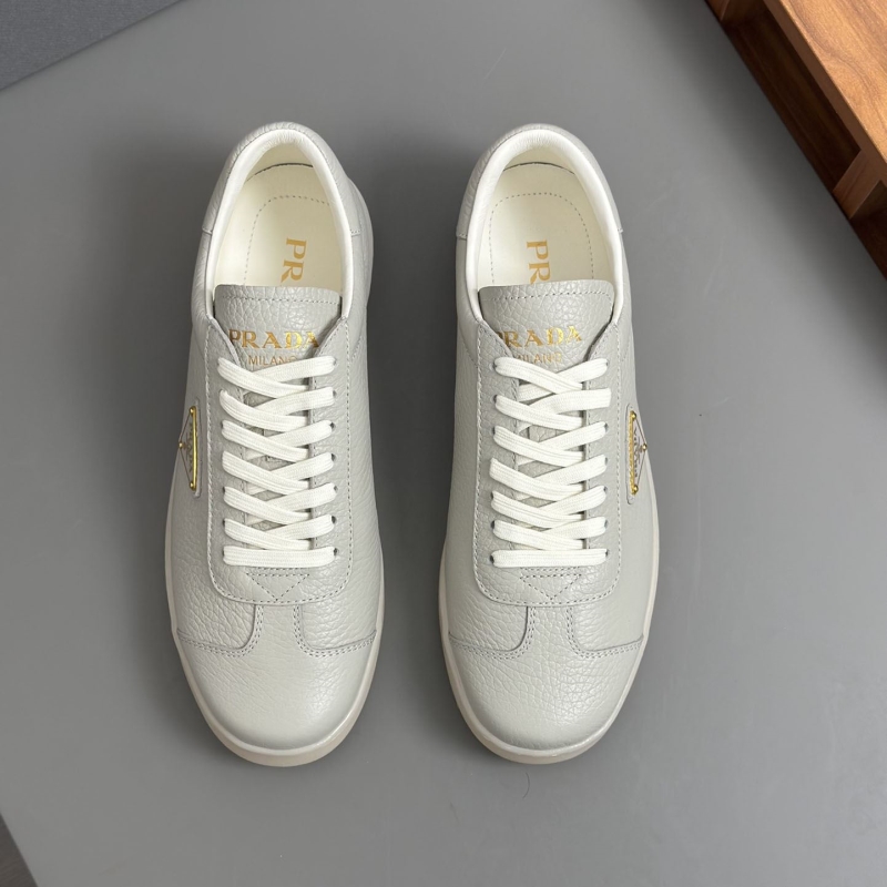 Pra*a casual shoes